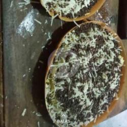 Martabak Manis Keju Coklat Susu