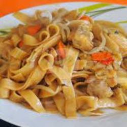 Kwetiaw Goreng Sosis