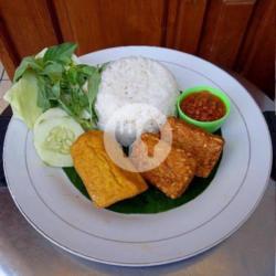 Lapan Pecek Tempe Nasi