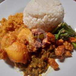 Nasi Rames Ayam Goreng