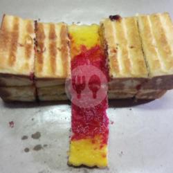 Nanas   Strawberry ( Roti Bakar )