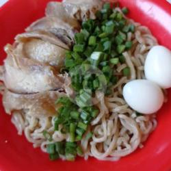 Bakmi Ayam Rebus Pak Cham Kee Dan Aqua