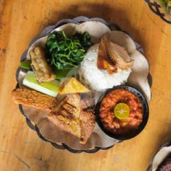 Nasi Tempong Ikan Pare Goreng