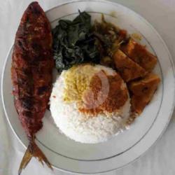 Nasi Padang Ikan Kembung Bakar