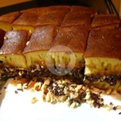 Martabak Manis Kacang Coklat Wijen Special Ukuran Sedang