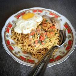 Nasi   Mie Goreng Telur Ceplok Sambal Sabet