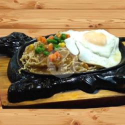 Mie Steak Telor