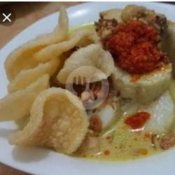 Lontong Opor Paha