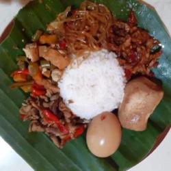 Nasi Oseng-oseng Campur Telur Tahu