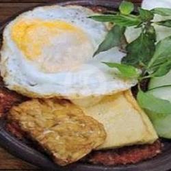 Nasi Sambel Telor Ceplok Tahu Tempe