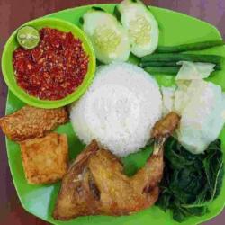 Lalapan Tempong Ayam Besar