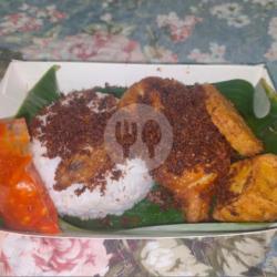 Nasi Ayam Serundeng Paha