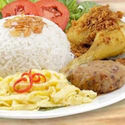 Nasi Uduk Ayam Serundeng