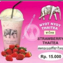 Strawberry Thai Tea Medium 500ml