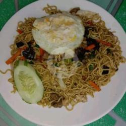 Mie Goreng Kumplit