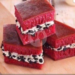 Martabak Red Velvet Pisang