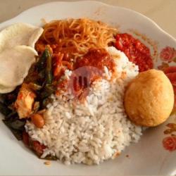 Nasi Gurih   Telur Bulat