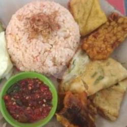 Nasi To Telor Dadar Tahu Tempe Sambel