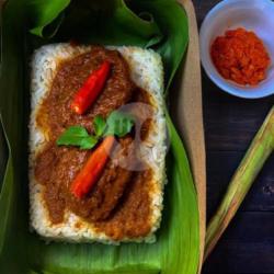 Nasi Kecombrang Dengan Rendang Sapi