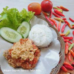 Nasi Ayam Geprek Saos Telur Asin