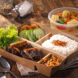 Sop Iga Bakar Nasi Box