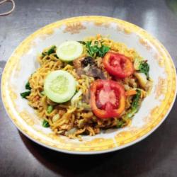 Mie Goreng Kriting Komplit Bakso