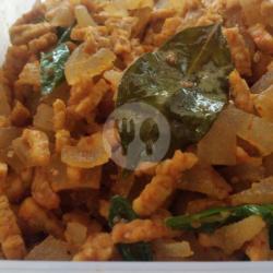 Kikil Bumbu Pedes Campur Tempe