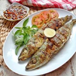 Ikan Kembung Banyar Goreng Sambal Trasi Tomat