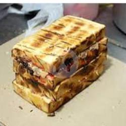 Roti Bakar Stoberi Dan Blueberry