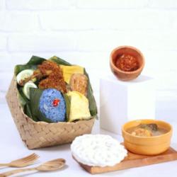 Nasi Bunga Telang Nona Tjioe
