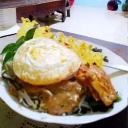 Nasi Pecel Special   Teh Hangat