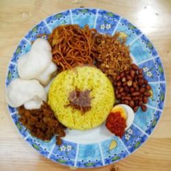 Nasi Kuning Ayam Goreng Suwir(halal)