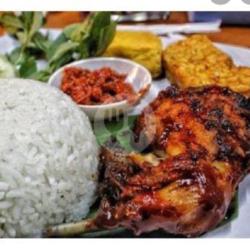 2 Paket Nasi Ayam Bakar ( Gratis 4 Tempe Dan Terong Goreng )