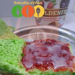 Roti Kuro Strawberry Goldenfil