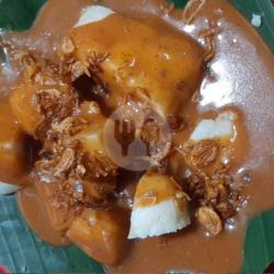 Ketupat   Kuah Bumbu Sate