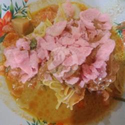 Lontong Gulai Campur.