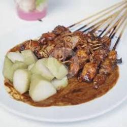 Sate Ayam   Lontong