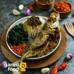 Nasi Padang Ikan Goreng Kembung