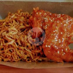 Paket Mie Goreng Spicy Bbq Chicken Wings Free Air Mineral