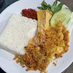 Nasi Telor Kremes