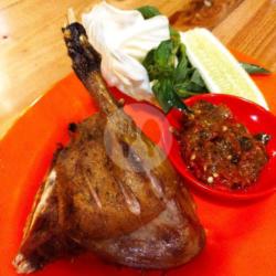 Bebek Goreng   Sambal   Lalapan