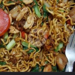 Mie Goreng Ati Ampela Ayam Bakso