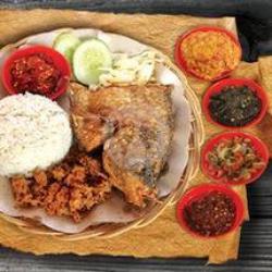 Gurame Geprek Sambal ( Pilih Varian )  Nasi