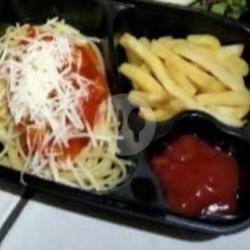 Spageti Bolognese Keju  Kentang Goreng  Sosis Goreng