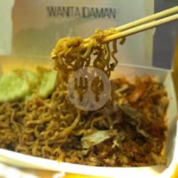 Mienyo Ayam Takapik (mie Goreng Pakai Ayam )   Kol Goreng