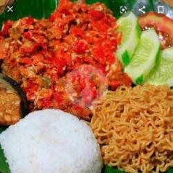 Indomi Ayam Geprek Segar