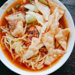 Mie Pangsit Pedas