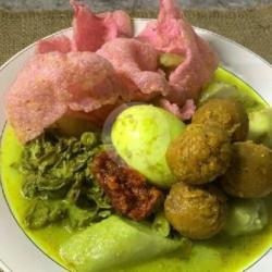 Katupek Gulai Pakis Telor   Tunjang