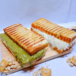 Roti Bakar Keju Greentea Crunchy