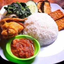 Paket Nasi Tempong Ayam Goreng